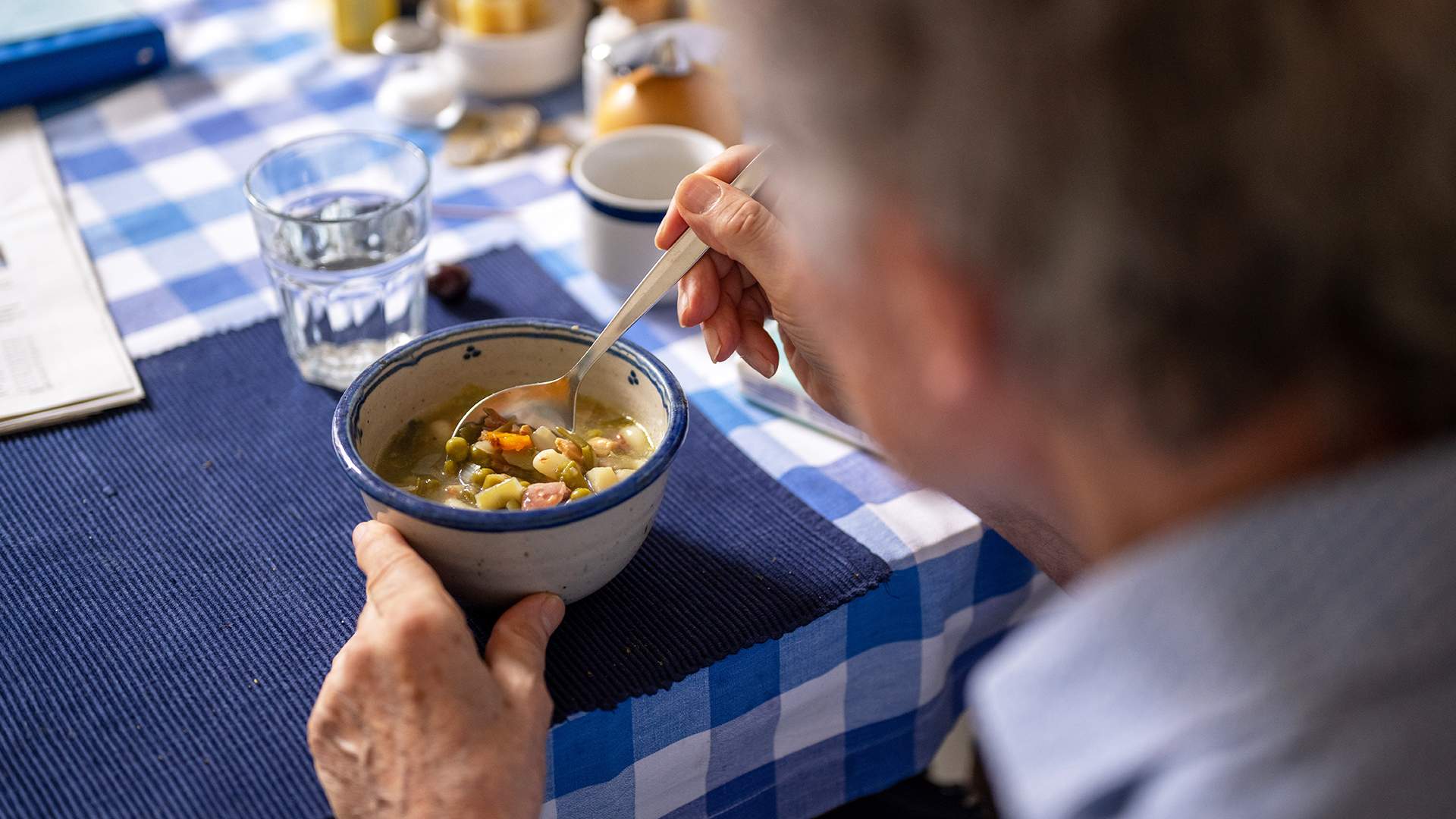 Какие продукты помогут согреться зимой