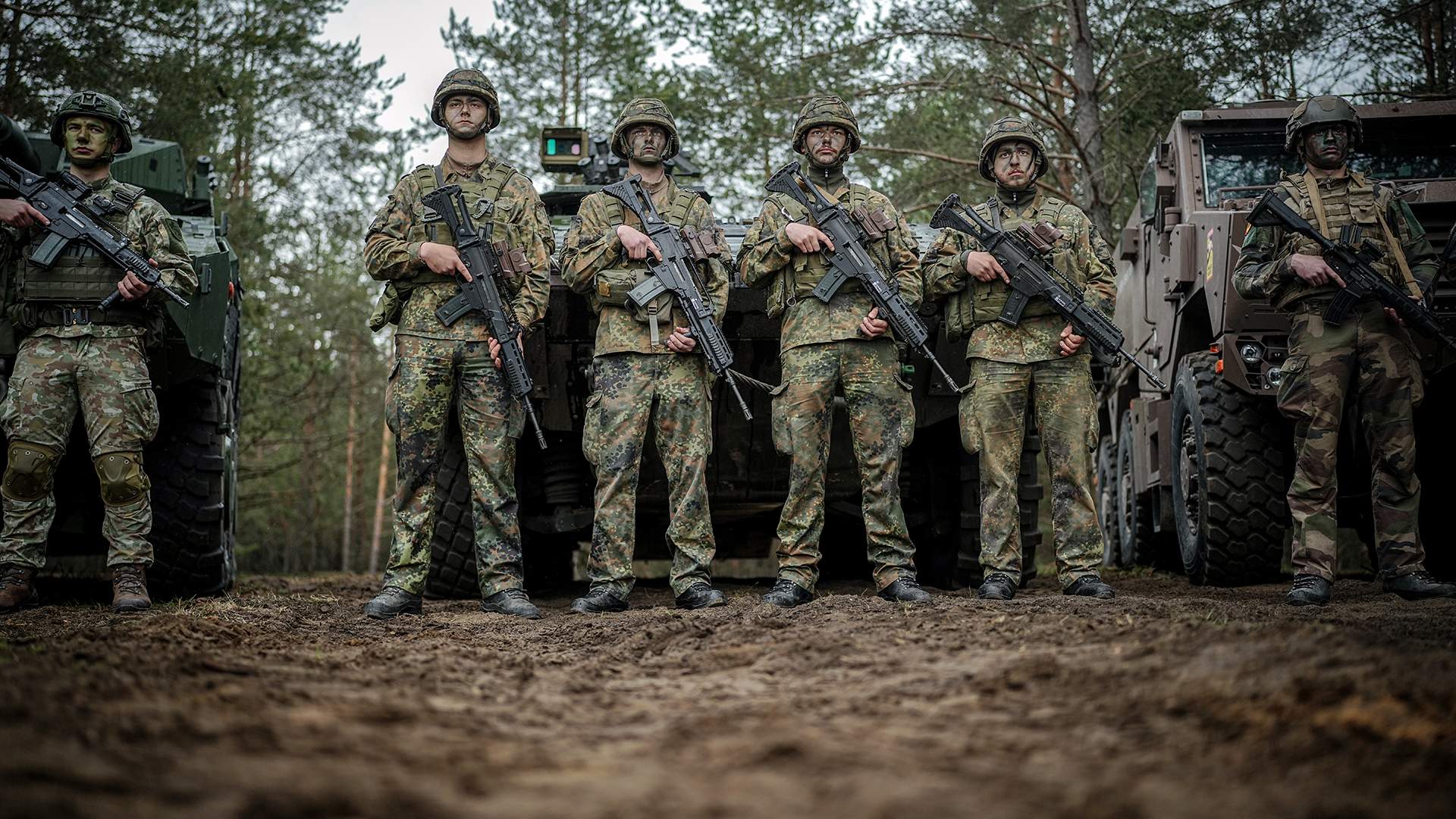 Огонь до поражения: Прибалтика повышает риски военного столкновения НАТО и  РФ | Статьи | Известия