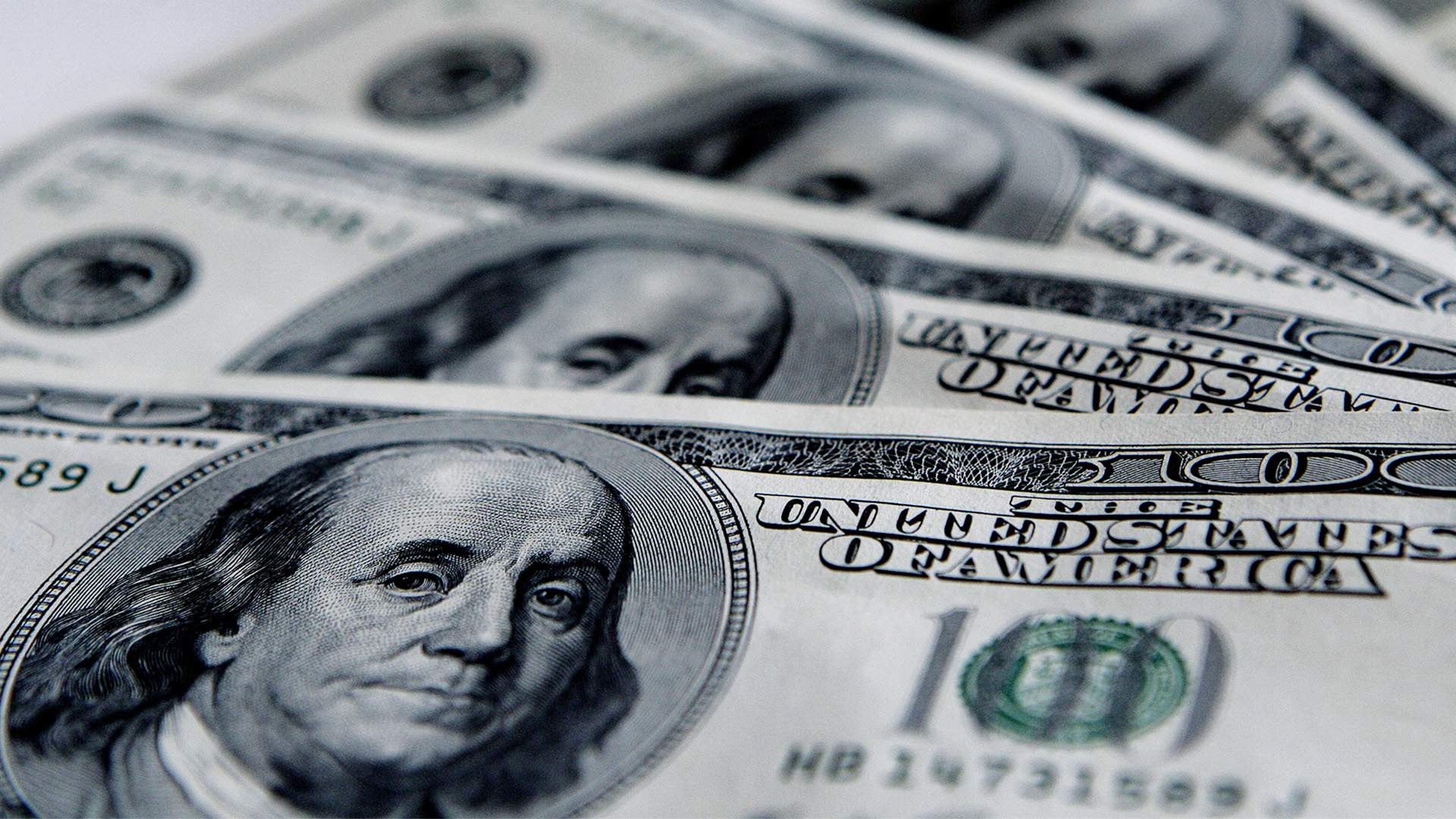 США против доллара: почему в Америке хотят девальвировать свою валюту