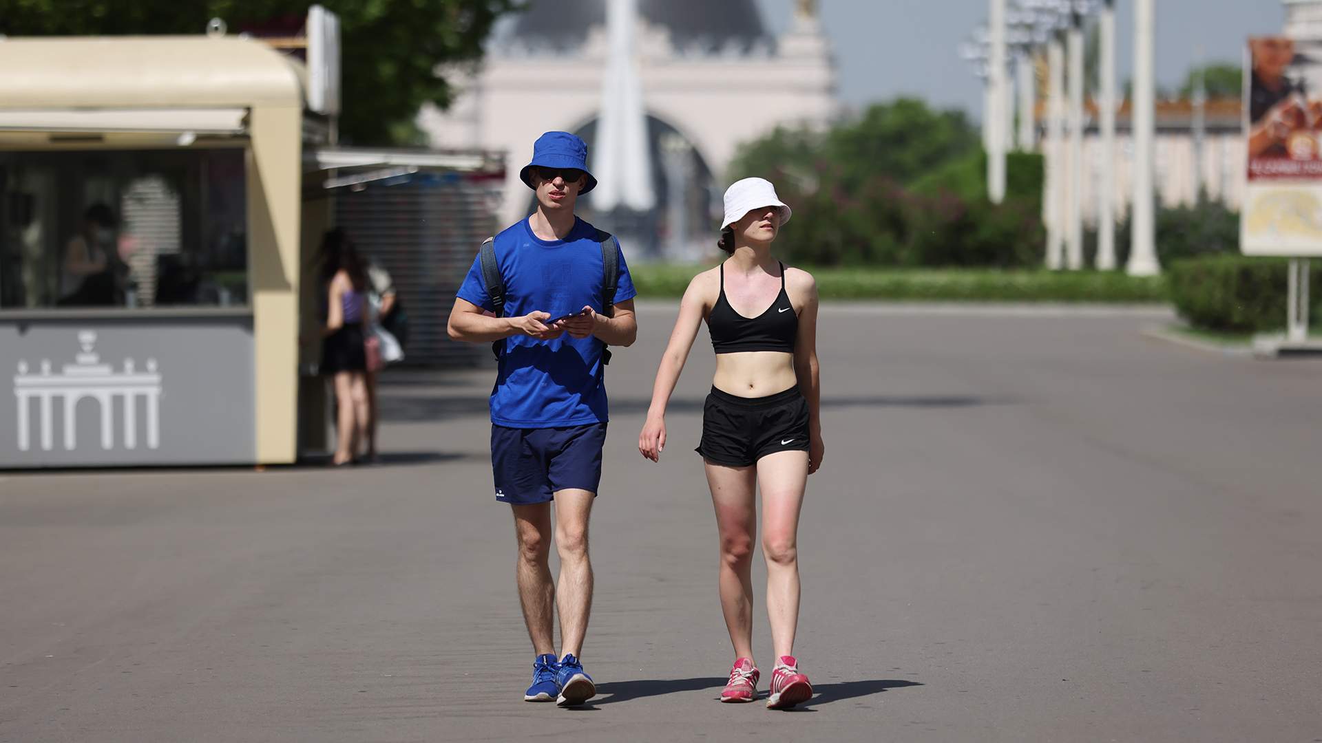 Можно ли носить купальник в городе