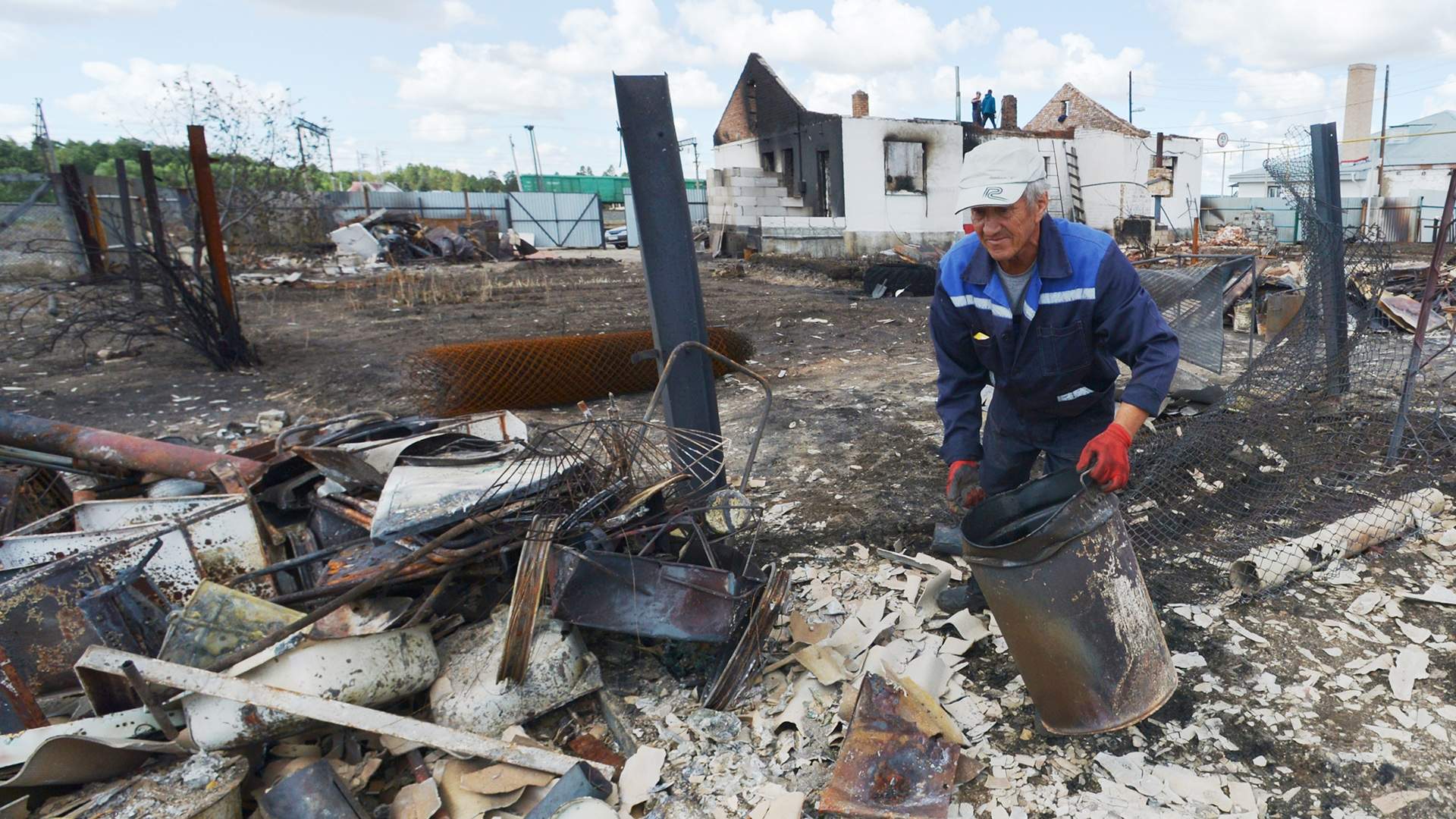 Пиши — не пропало: будут ли давать бесплатное жилье при его потере в ЧС |  Статьи | Известия