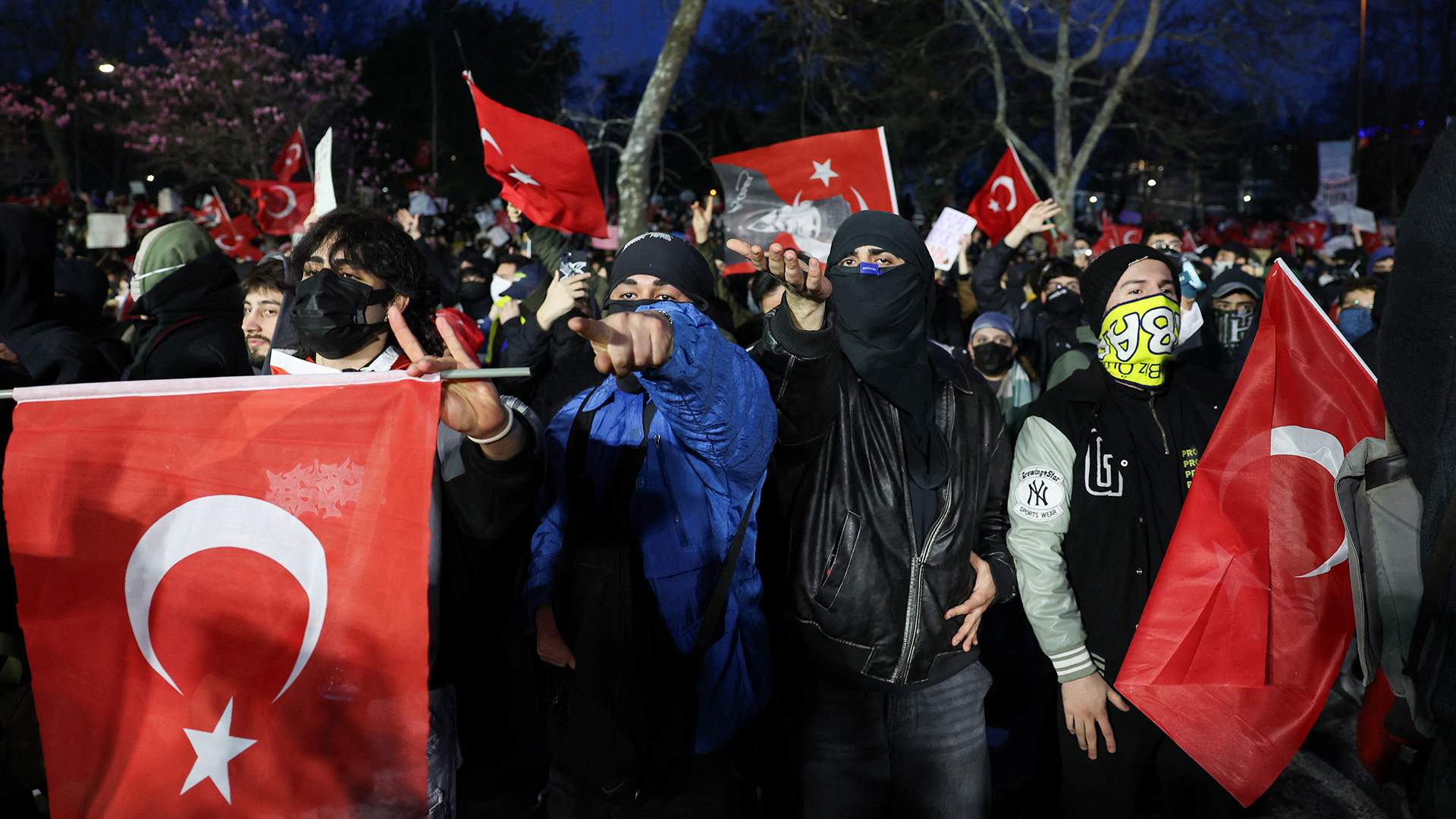 Түркиядағы наразылықтар аясында Қазақстан елшілігі азаматтарға ескерту жасады