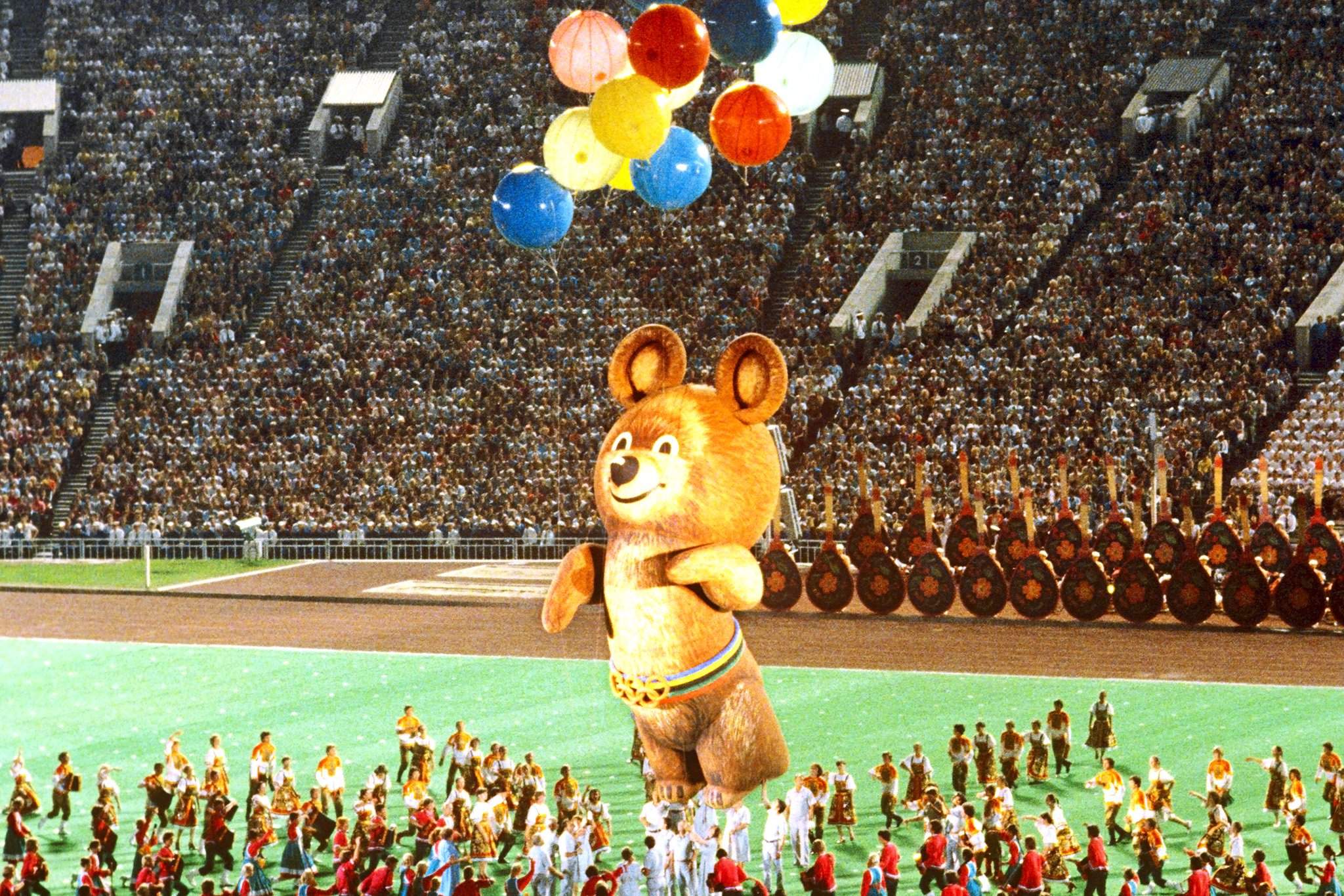 Прощание мишки. Олимпийский мишка 1980. Год олимпиады в Москве 1980.Олимпийский мишка. Олимпийский мишка 1980 Лужники.