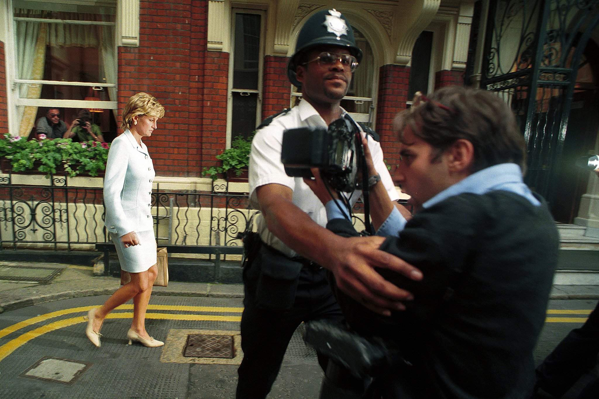 Princess paparazzi. Princess Diana 1996.