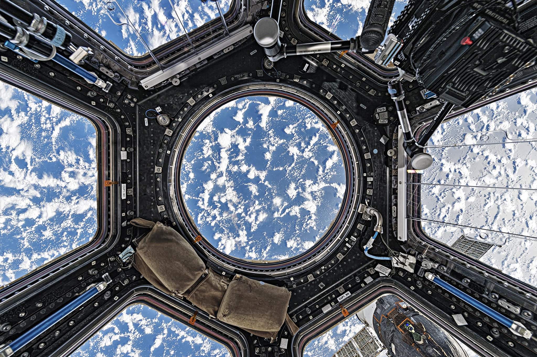 Больше всего времени в космосе. Купол МКС. Модуль МКС «купол» (Cupola). Модуль МКС «купол» (Cupola) изнутри. Панорамный модуль МКС.