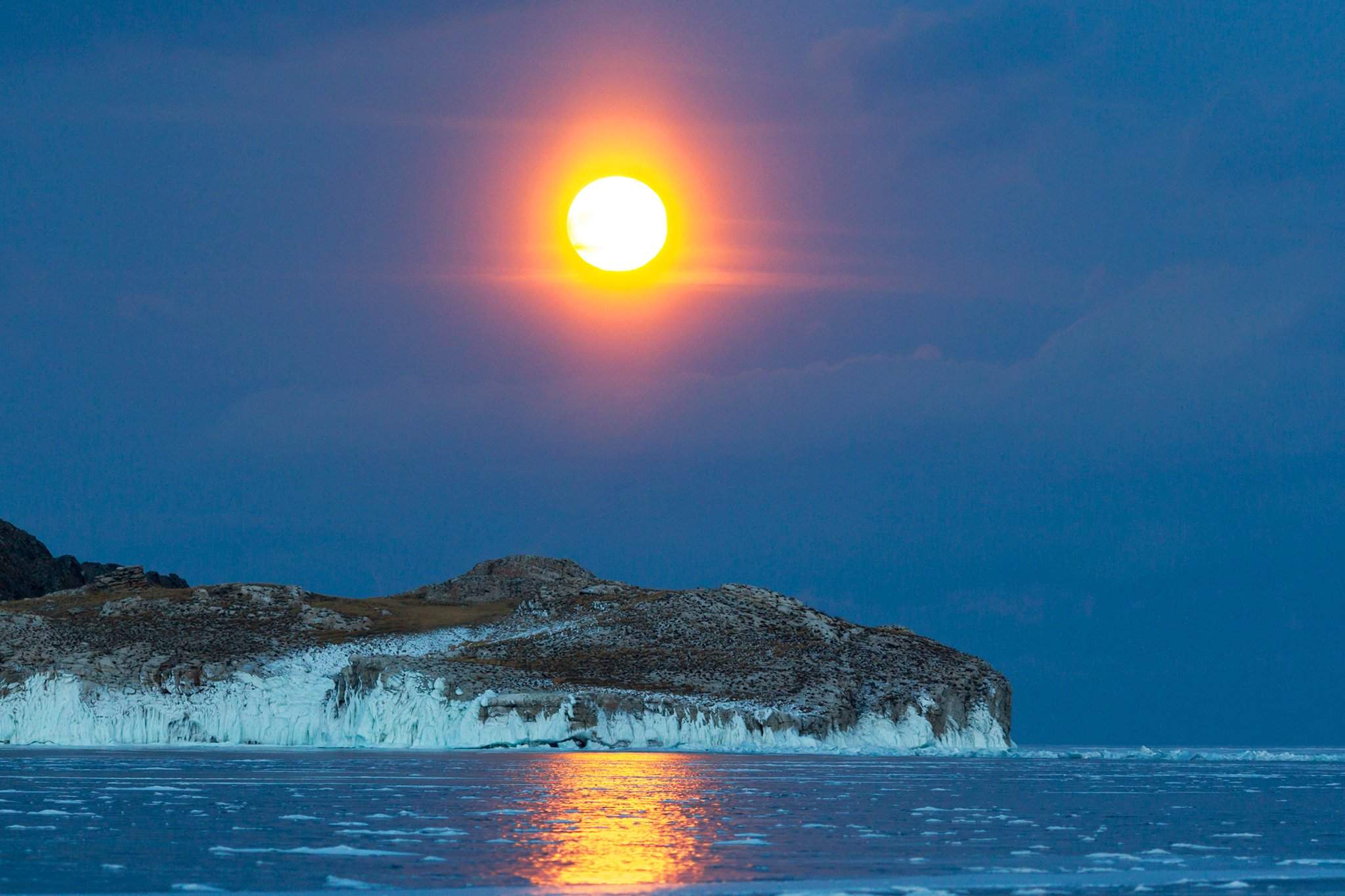 Байкал полумесяц