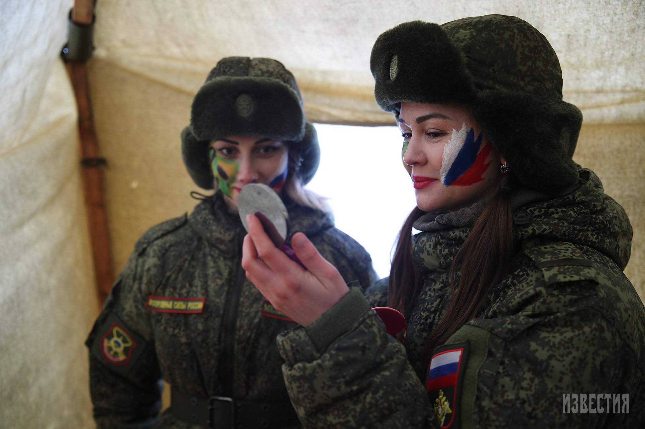 Шпильки в сторону: как военные создавали образ идеальной женщины |  Фотогалереи | Известия