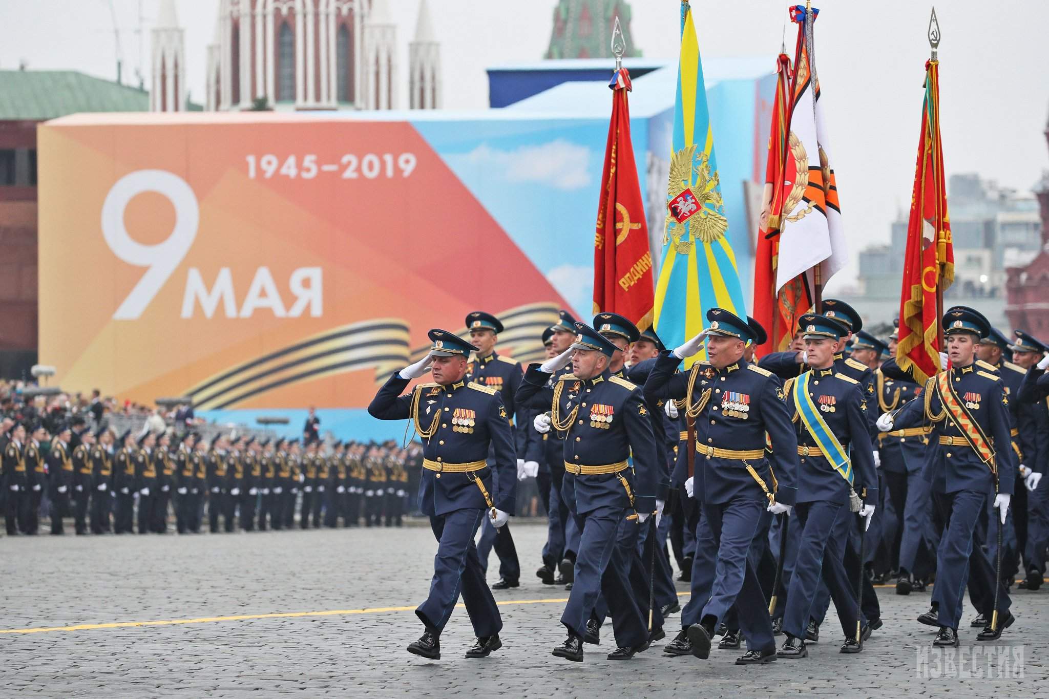 Шагом марш: на Красной площади состоялся парад Победы | Фотогалереи |  Известия