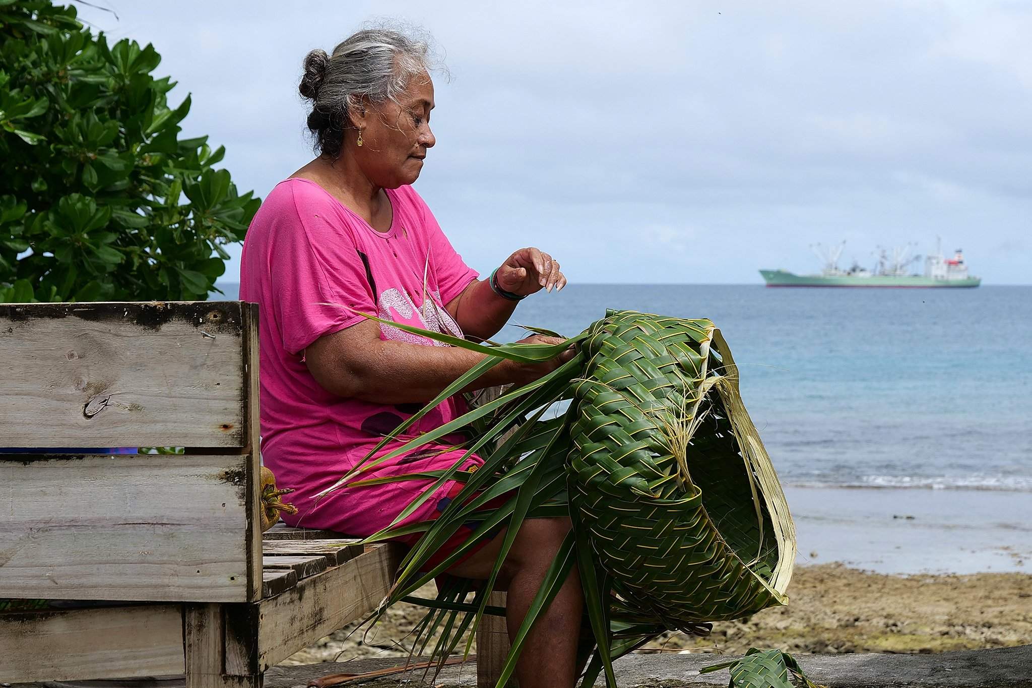 Люди на островах тихого океана. Остров Тувалу. Тувалу острова жители. Жители островов Тихого океана. Жители тихоокеанских островов.