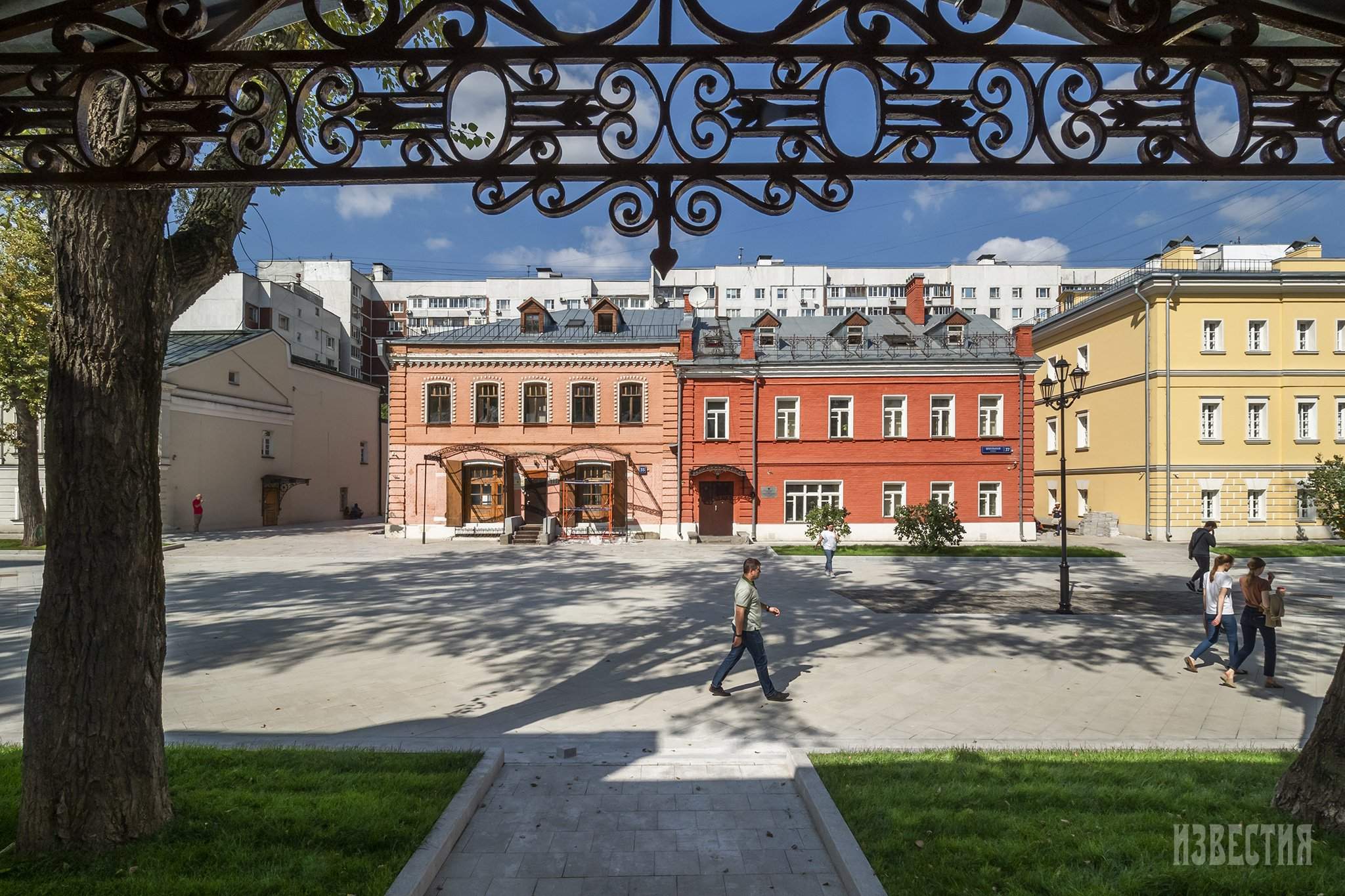 Школьная улица в москве