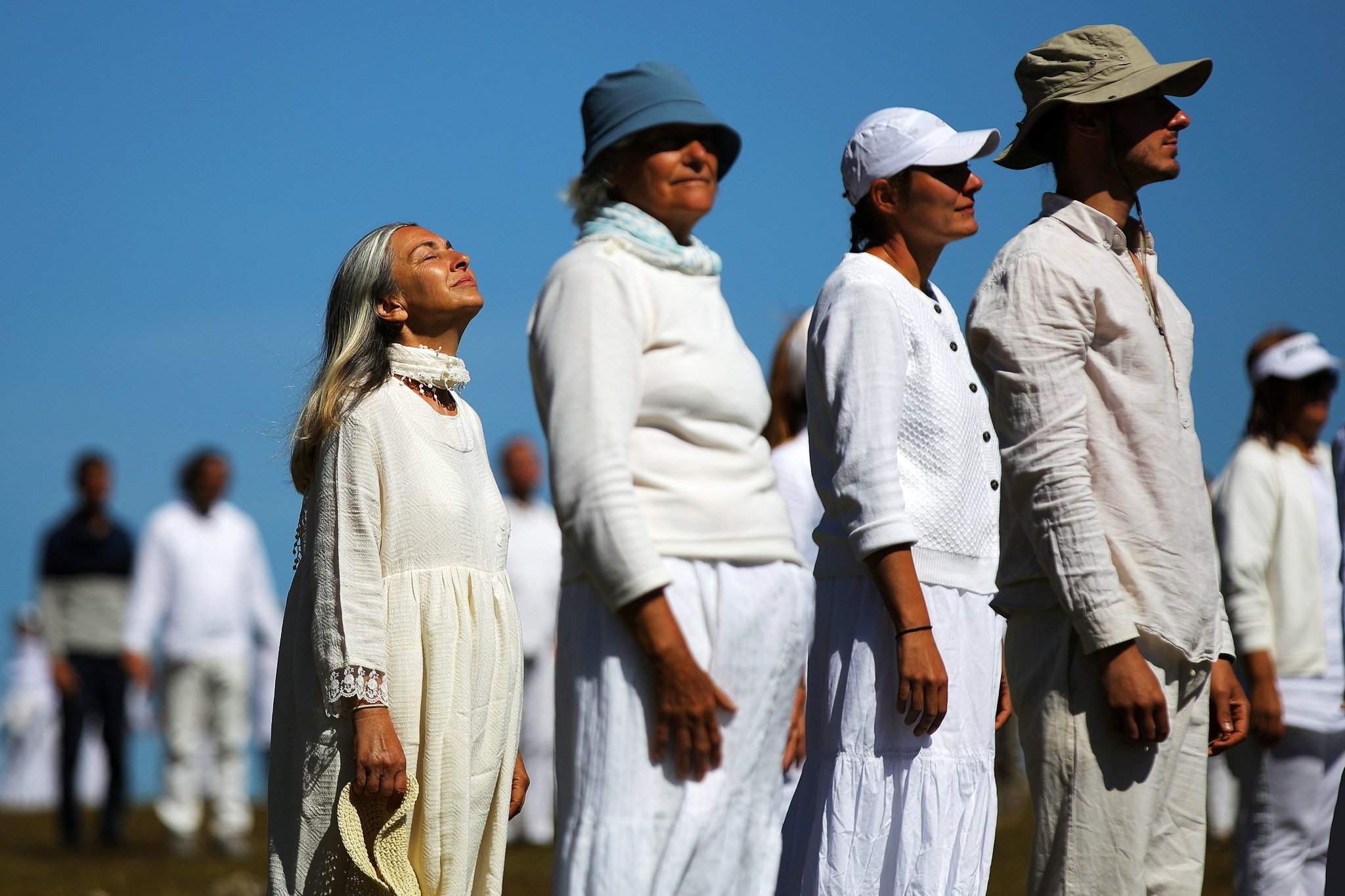Тоталитарные секты. Великое белое братство юсмалос. Секта друидов. Секта белые люди. Тоталитарные секты.