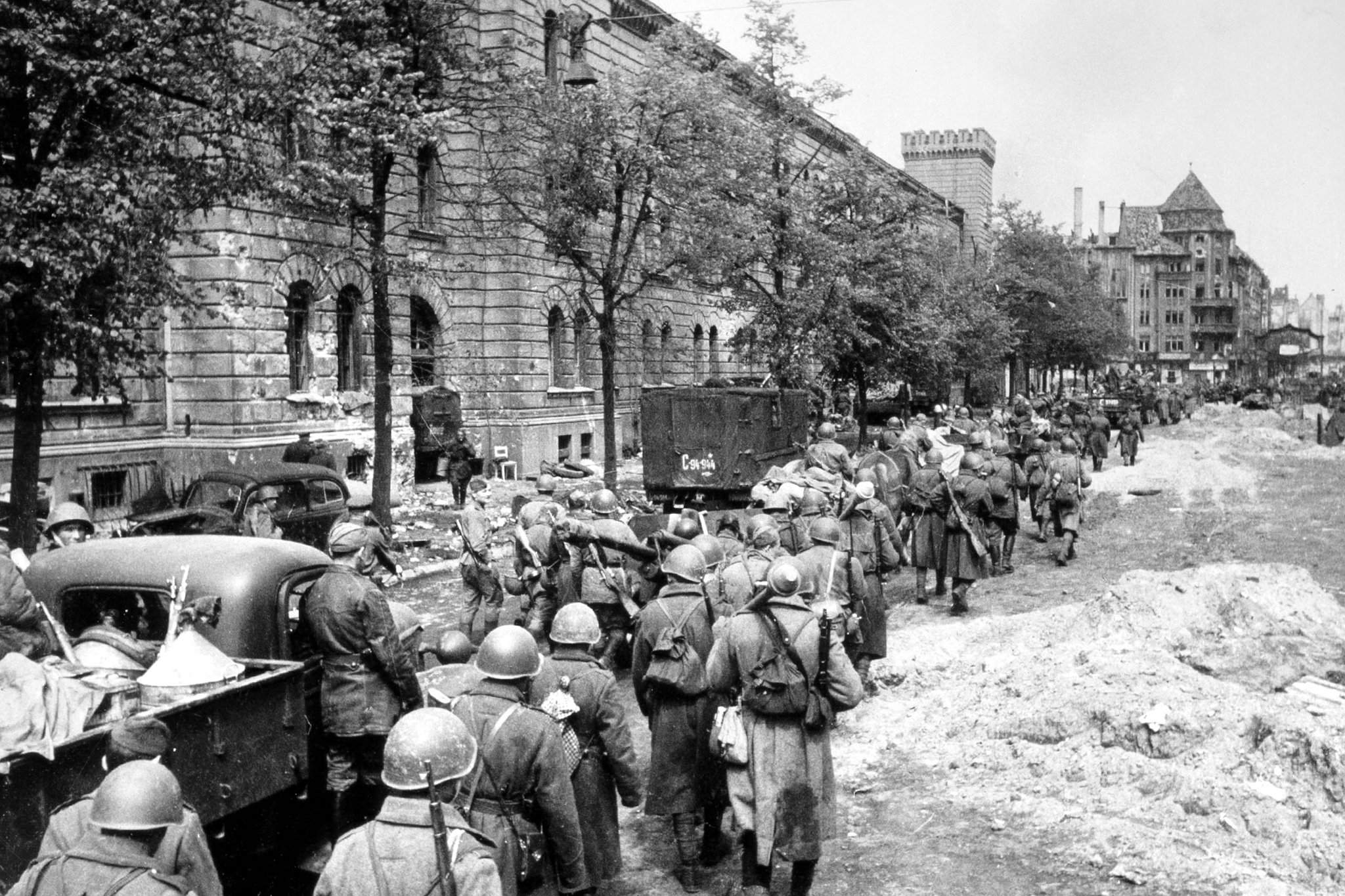 Берлин 5 мая фото. Берлин, май 1945. Штурм Берлина советскими войсками. Берлин 1944.