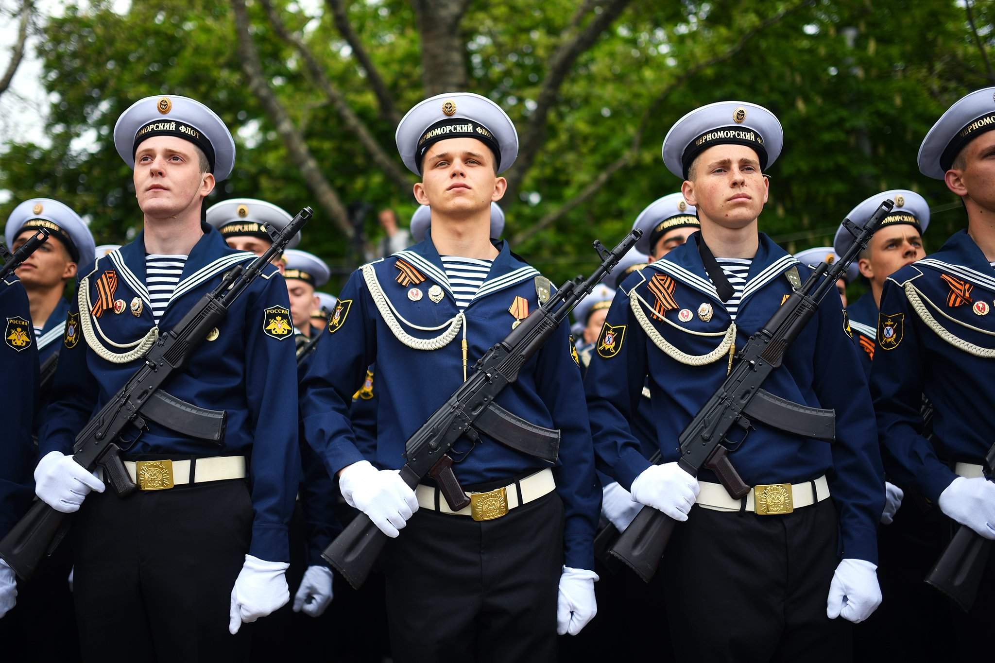 Лет черноморскому флоту. Матрос Черноморского флота 2021. Парадная ВМФ Черноморский флот РФ. Форма Матросов ЧФ РФ. Матрос Черноморского флота 2020.