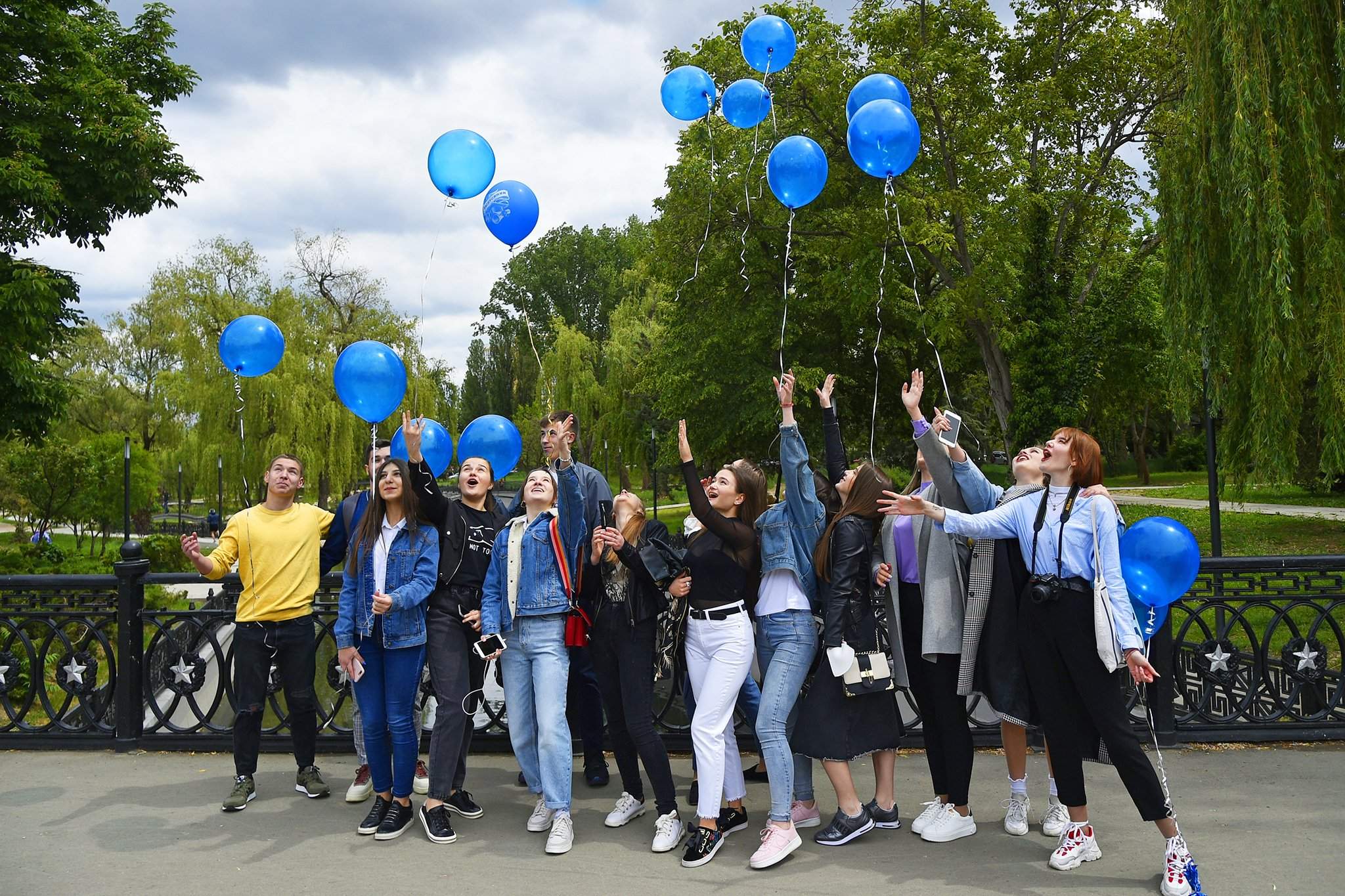 Фото выпускников с шарами