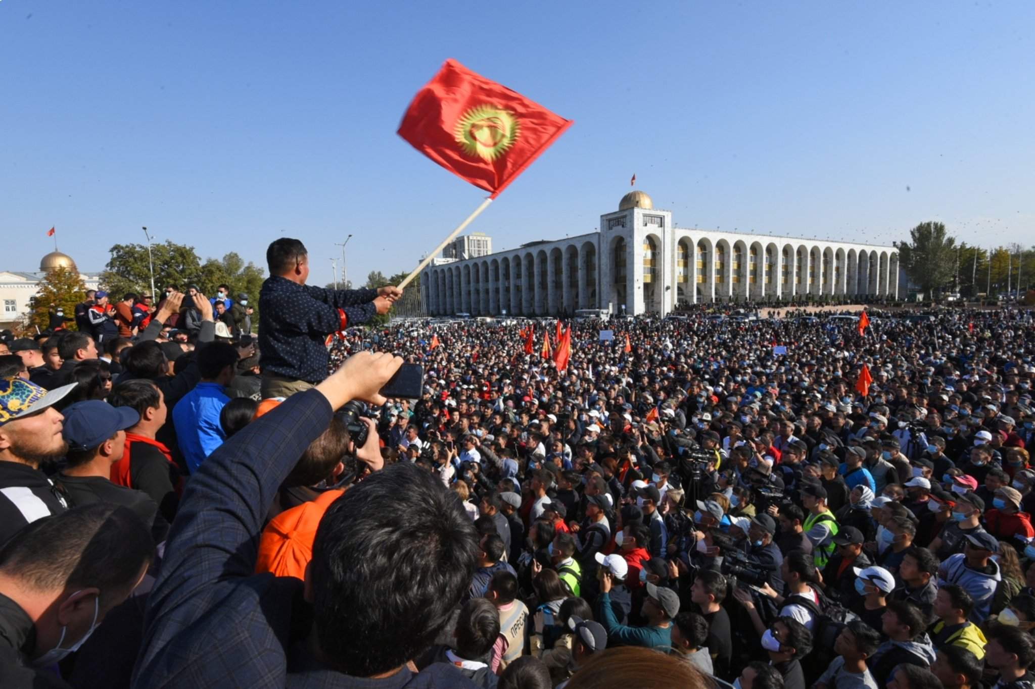 Кыргызстан сегодня. Революция Бишкек 2020. Митинг в Бишкеке 2020. Революция 2005 в Киргизии Бишкек. 2010 Год революция в Киргизии.