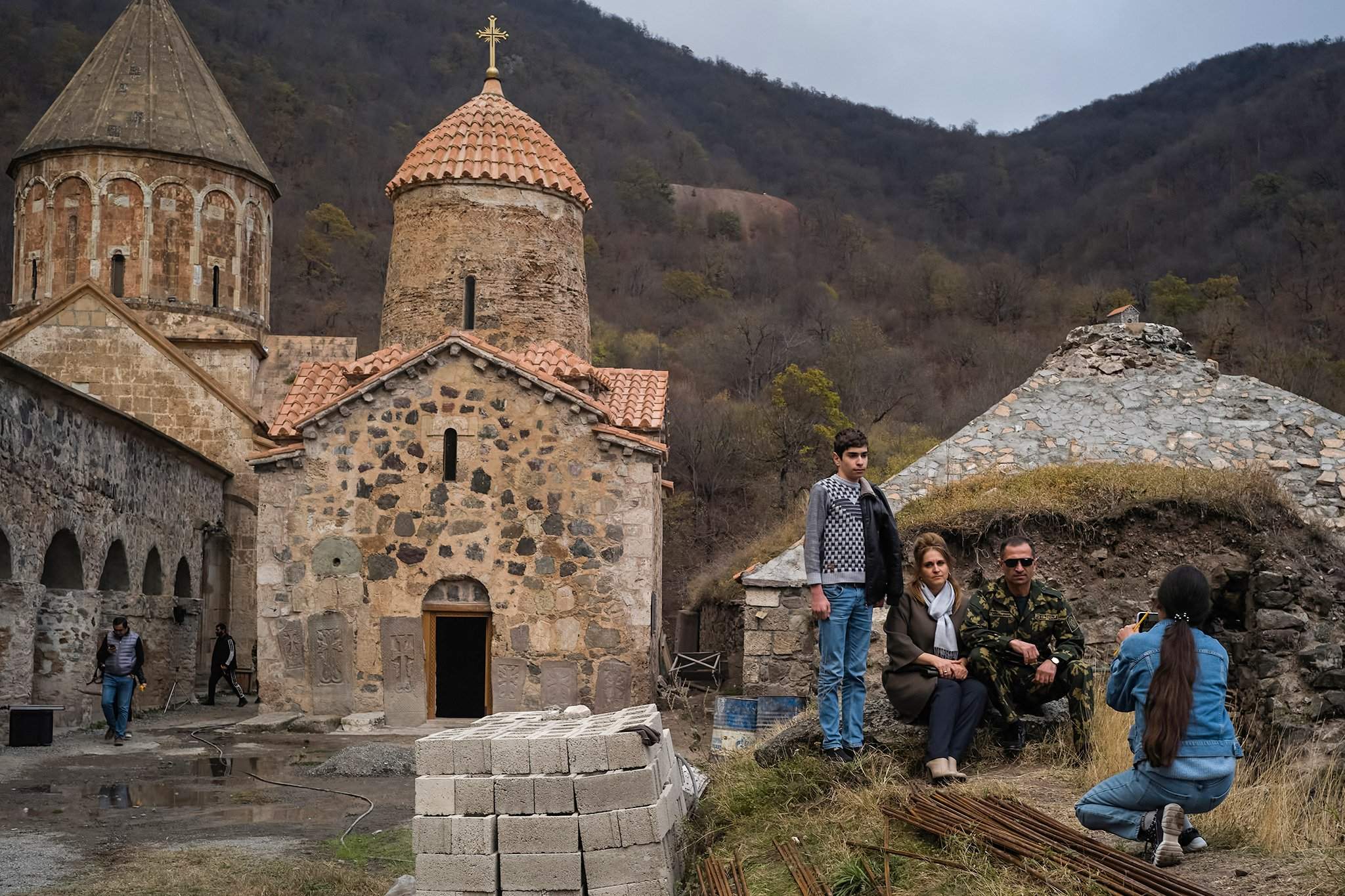 Казненный дом: армяне бегут из Нагорного Карабаха | Фотогалереи | Известия