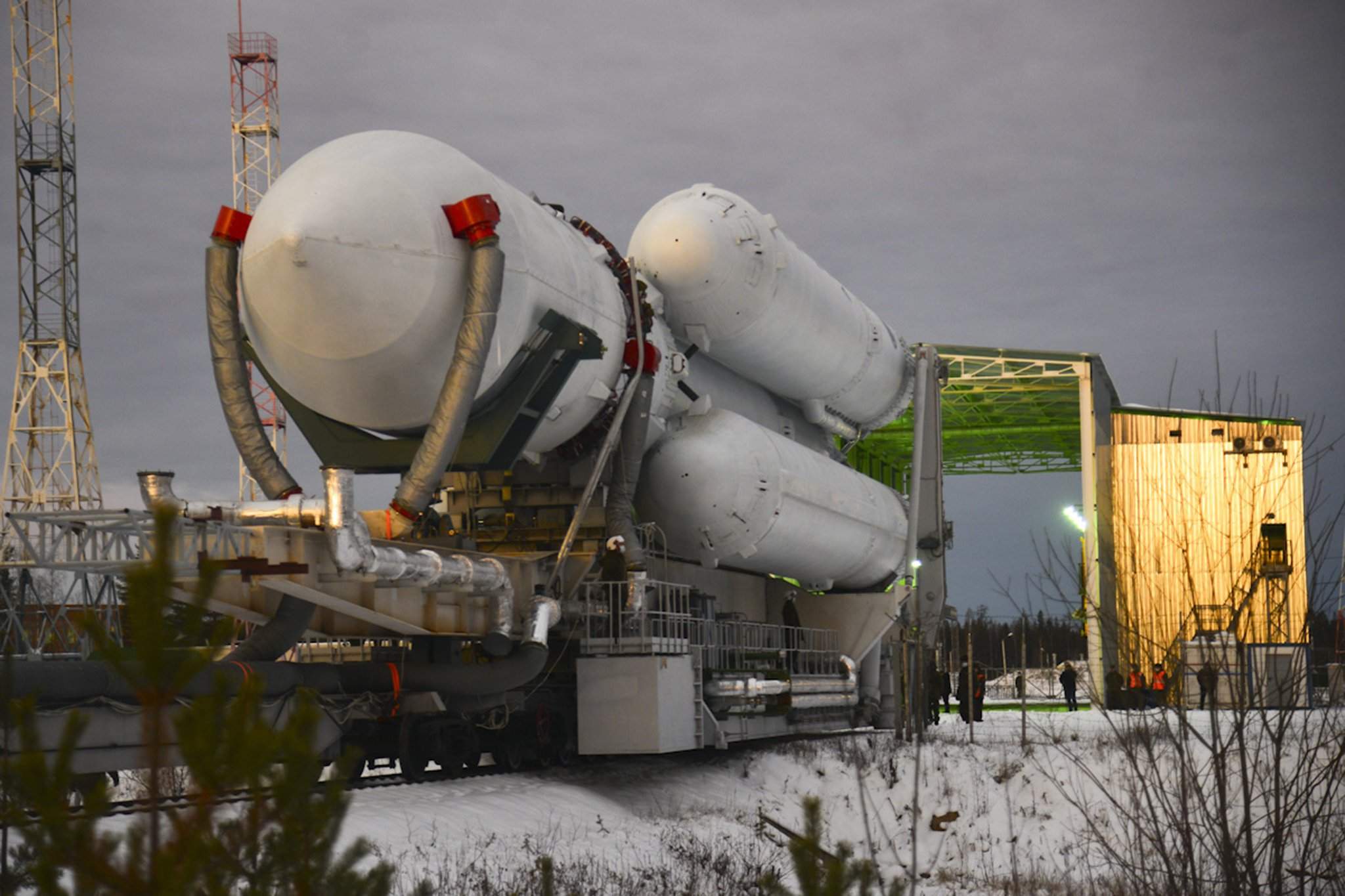 Большая российская ракета. Ракета-носитель "Ангара-а5". Стартовый комплекс Ангара Плесецк. Ракета Ангара а5. Космодром Плесецк Ангара.