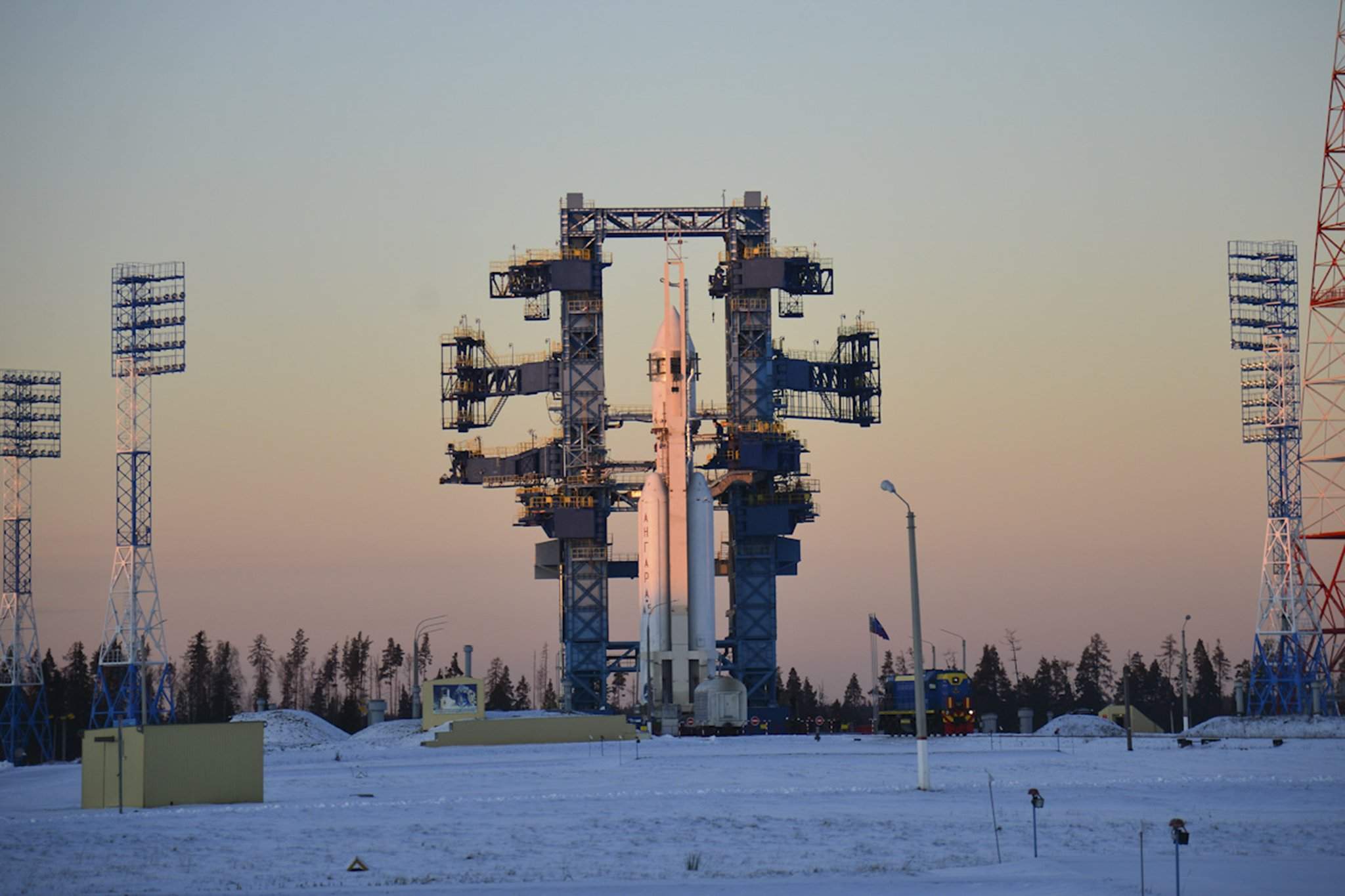 Пуск нового объекта. Космодром Плесецк Ангара. Космодром Плесецк ракета Ангара. Старт Ангара Плесецк. Космодром Плесецк стартовый комплекс Ангара.