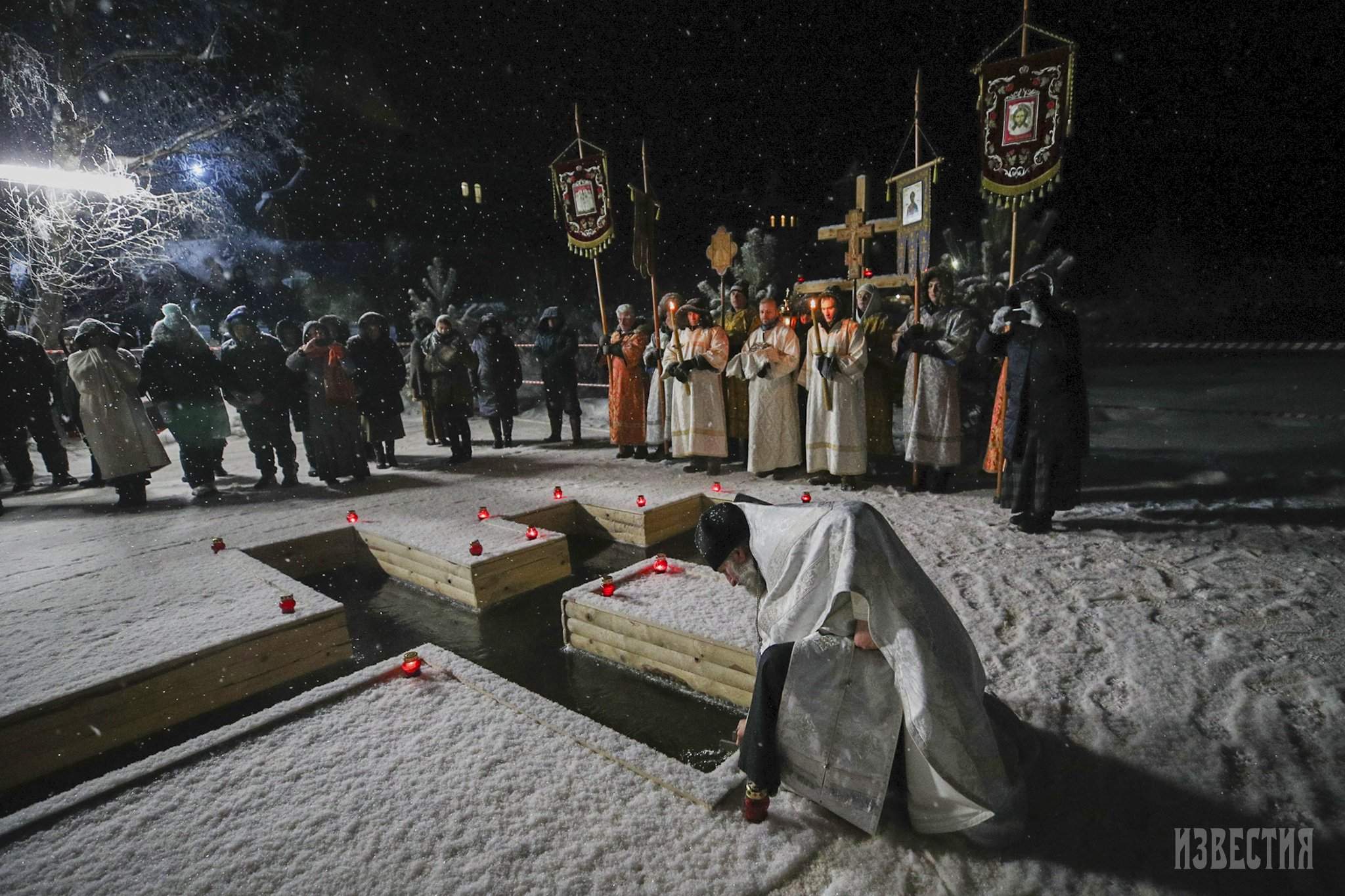 фото в крещение в воде