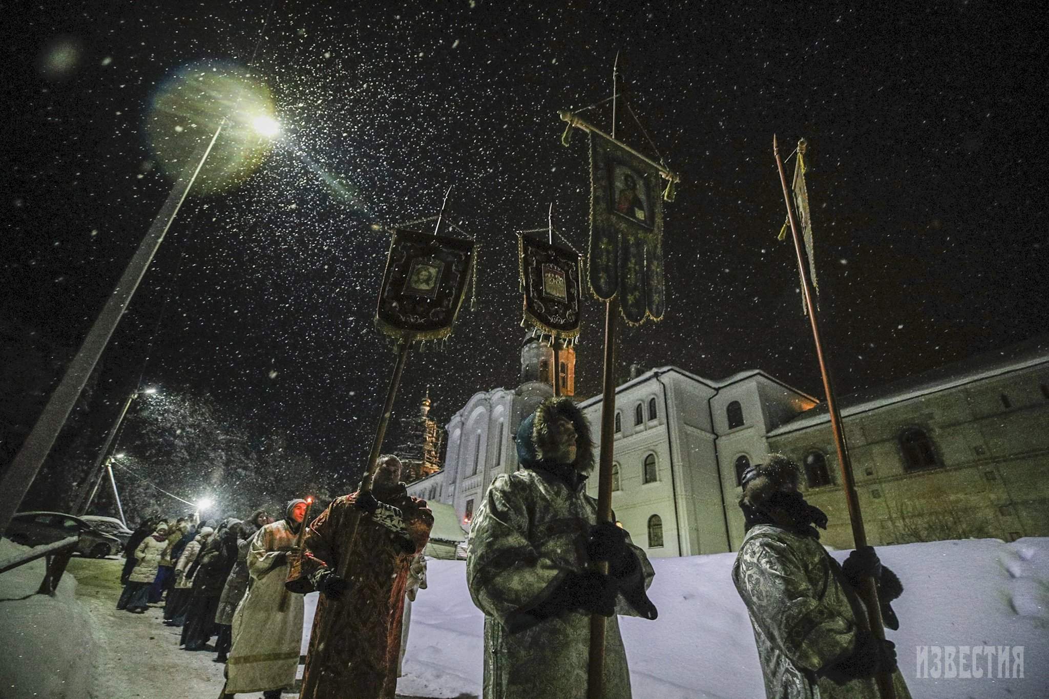фото в крещение в воде