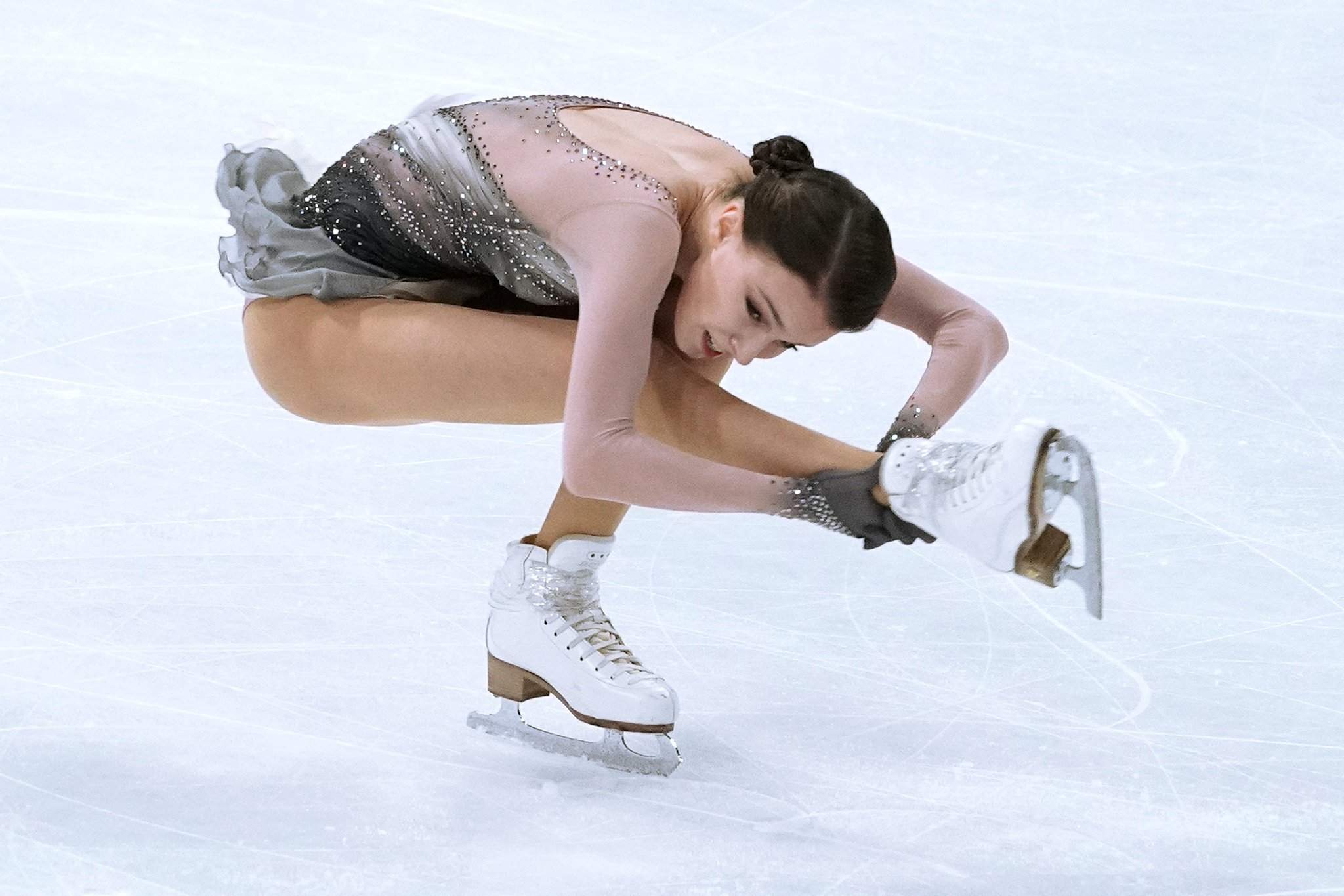 Камила валиева фигуристка 2022. Фигурное катание женщины 2016. Фигурное катание женщины 2016. Гран при скейт канада 2021 камила валиева. Фигурное катание женщины 2016.