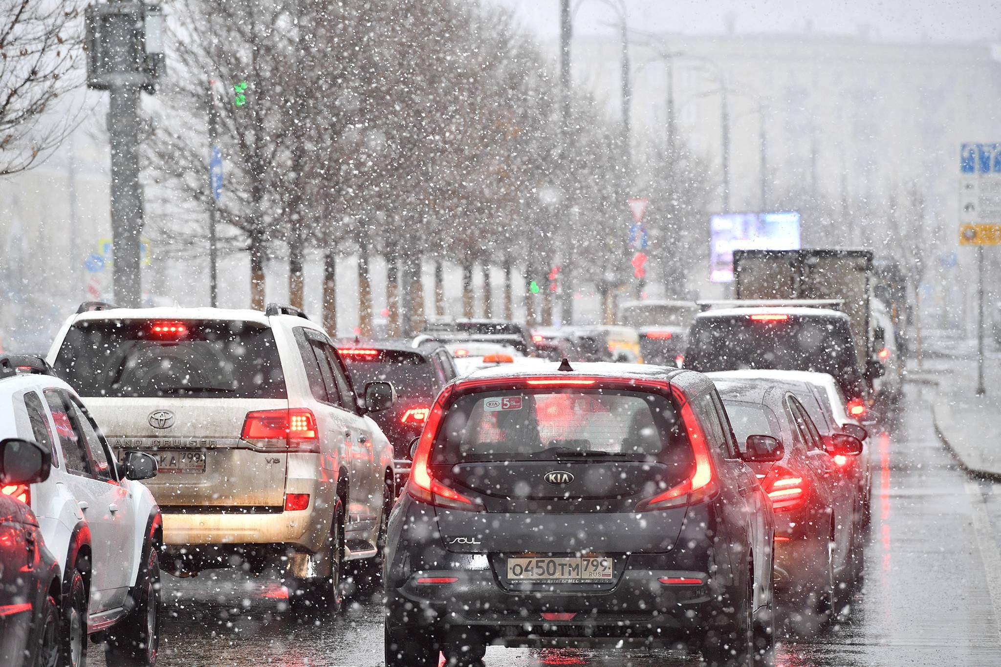 Москва пробки снег