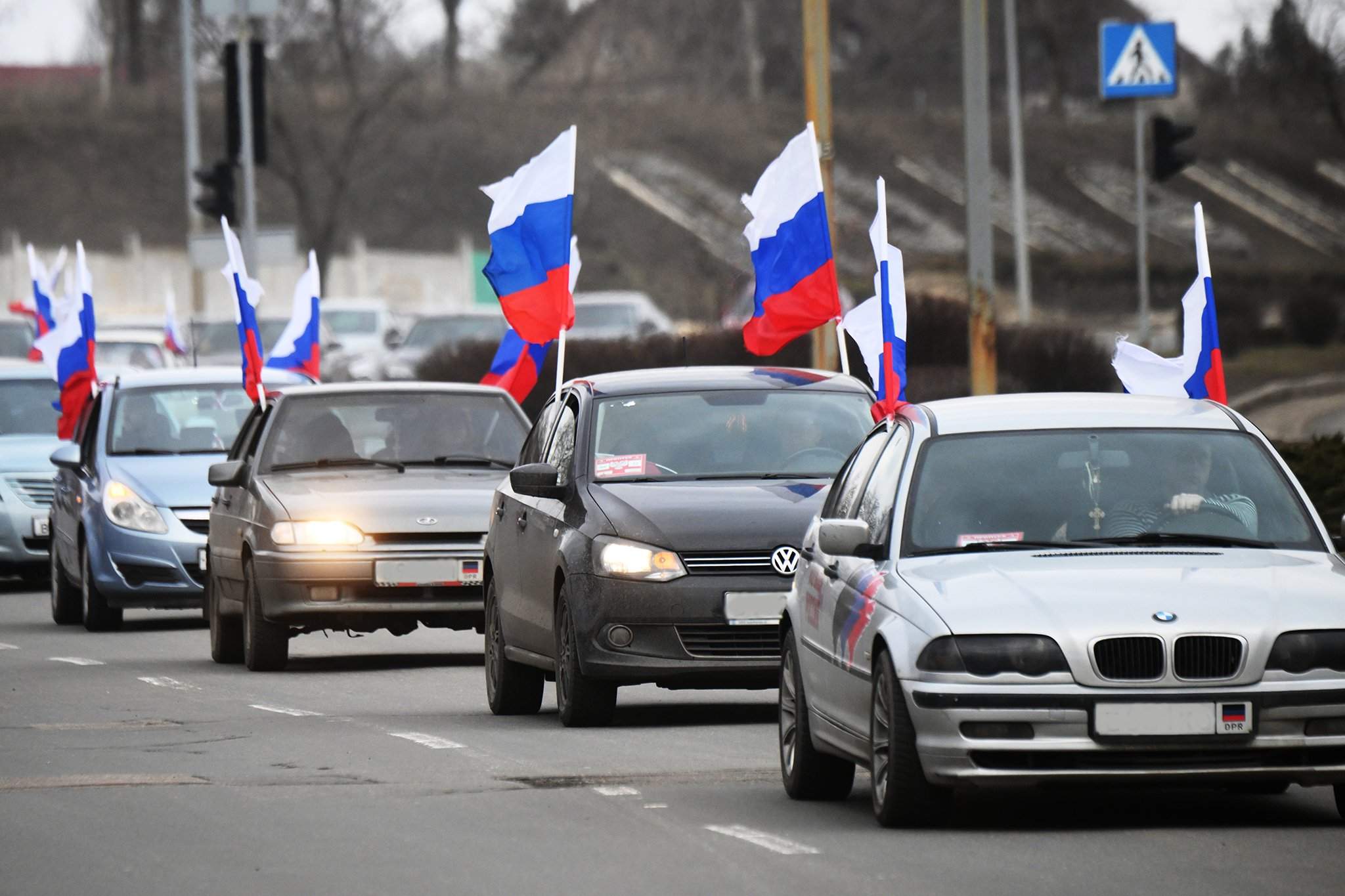 Россия республика независимость. Автопробег. Флаг России и Украины. Флаг ЛНР И РФ. Автопробег ДНР.