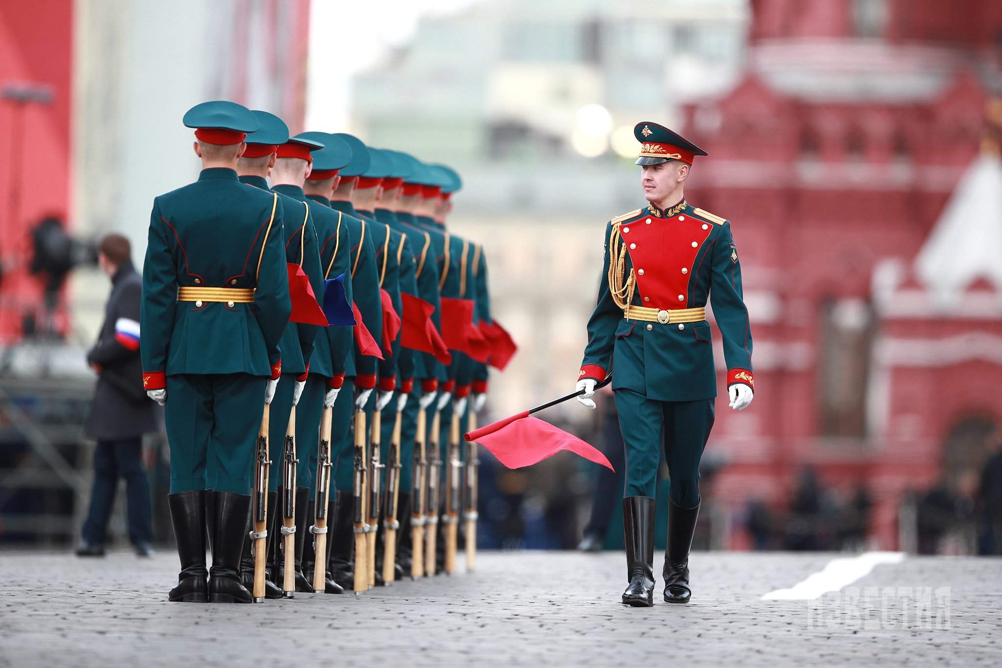 Сомкнув ряды: как в России отметили День Победы | Фотогалереи | Известия