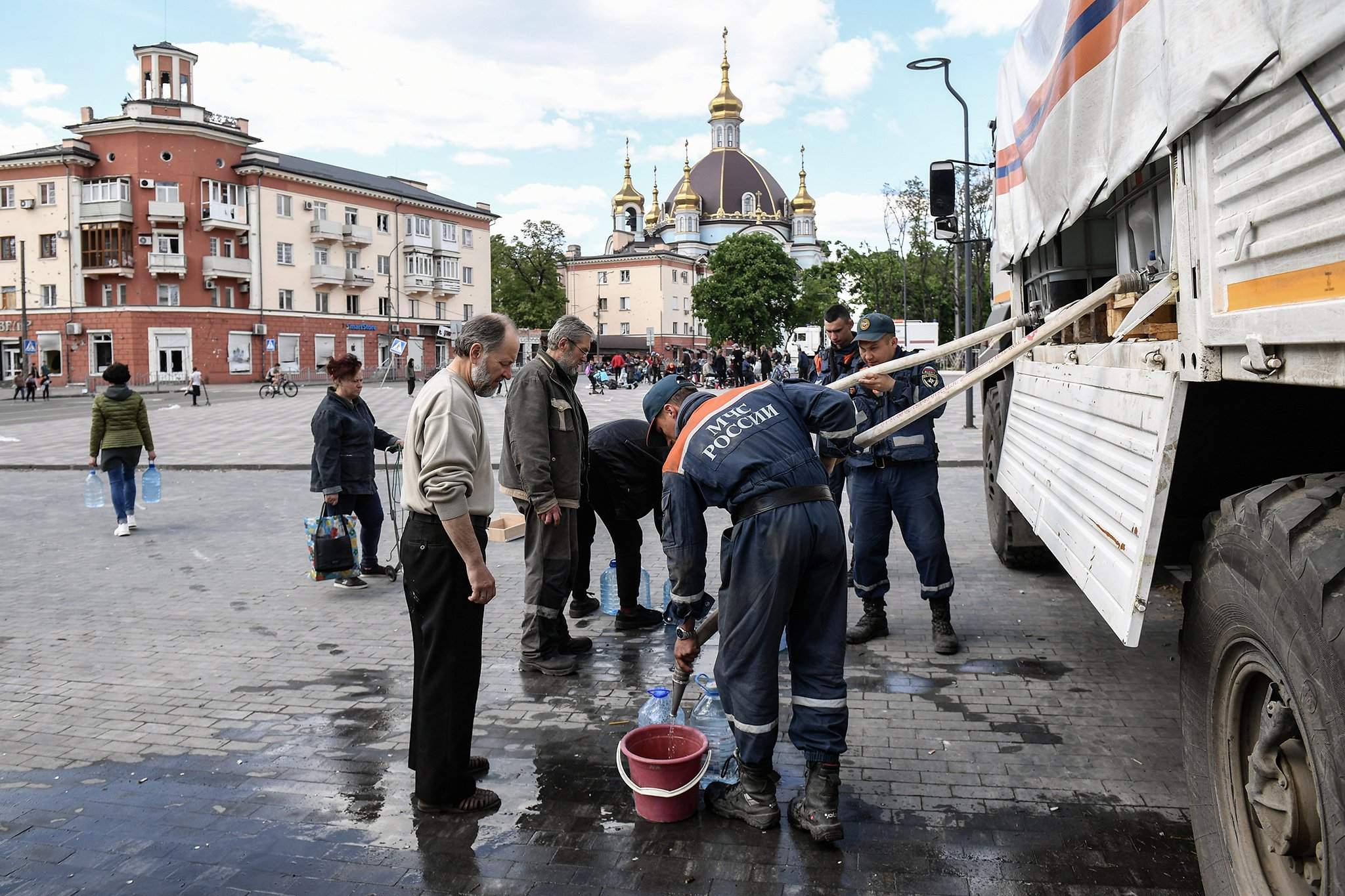 Тишина и покой: Мариуполь возвращается к мирной жизни | Фотогалереи |  Известия