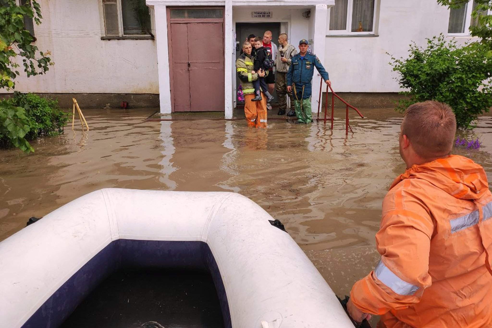 Дождь в крыму сейчас. Подтопления в Симферополе. Салгир наводнение. Наводнение в Симферополе. Потоп в Симферополе.