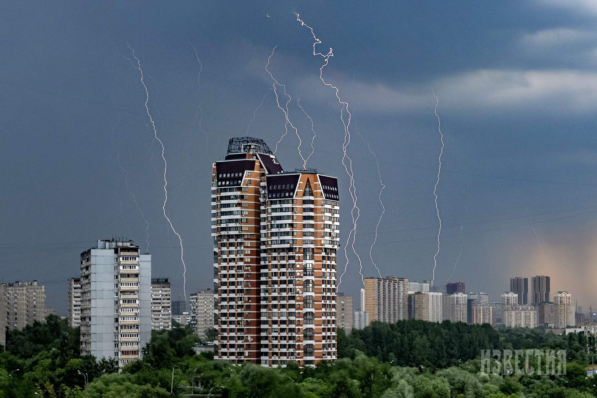 Гроза в москве фото