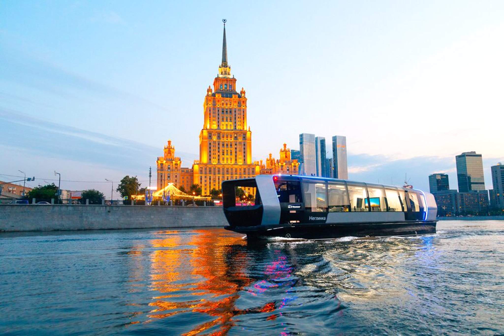 Речной трамвайчик в москве