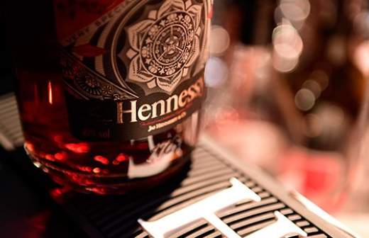 Россияне отказываются от заморских коньяков