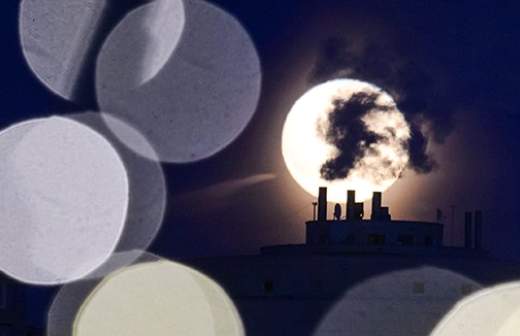 Последнее в году: суперлуние глазами пользователей соцсетей