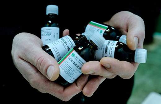 Минздрав ограничит отпуск «Боярышника» двумя флаконами в руки