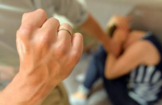 Берегите любимых дам: мировой опыт борьбы с насилием