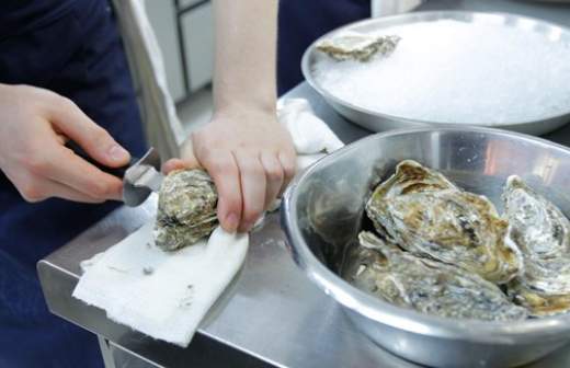 Россияне распробовали отечественных устриц 