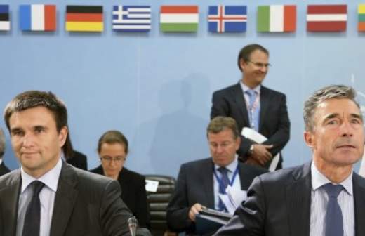 НАТО попросил Грузию и Черногорию немного подождать