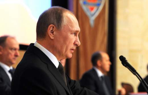Путин поручил ФСБ защитить Россию от террора и вмешательства в выборы