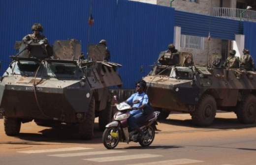 Париж спасает Центрально-Африканскую Республику от насилия