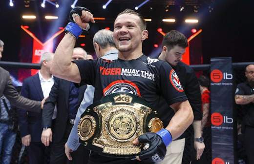 Петр Ян забрал титул у Магомеда Магомедова