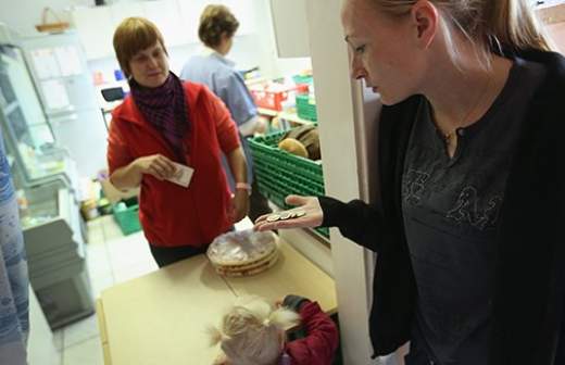 Доплата за вредность: за что государства дают пособия своим гражданам