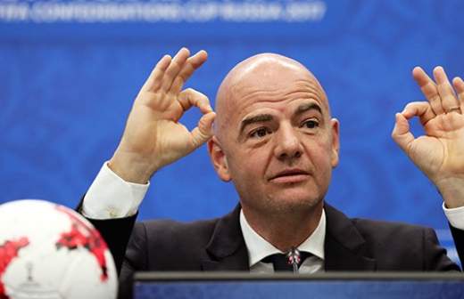 Представителей FIFA на чемпионате мира сопроводят с мигалками