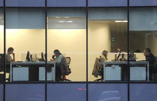 Зануды выживают коллег из офисов