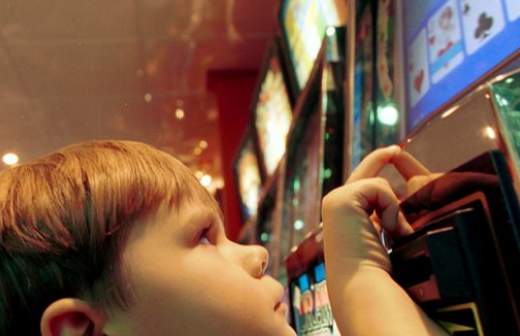 Детей и взрослых проверят на пристрастие к азартным играм  