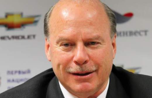 Майк Кинэн хочет получить российский паспорт