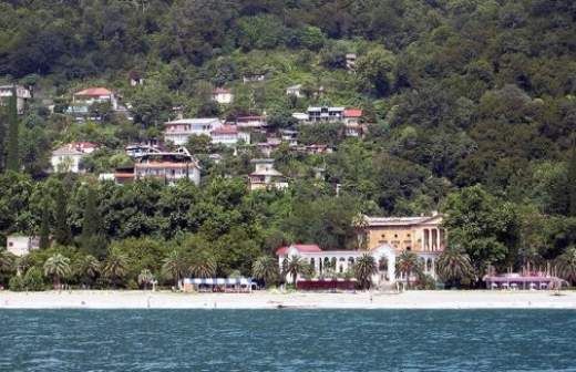 Грузию возмущает побратимство Гагры с городом на Сардинии