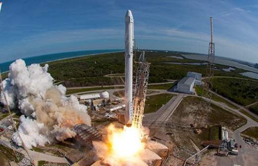 NASA решило не переносить полетов к МКС после взрыва ракеты Falcon