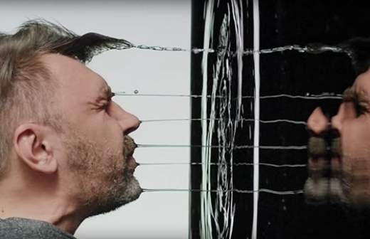 Сергей Шнуров погрузился в «Черный квадрат» в ролике Третьяковки