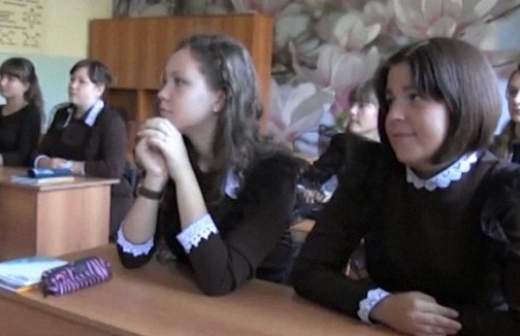 Правительство просят создать единый дресс-код в школах